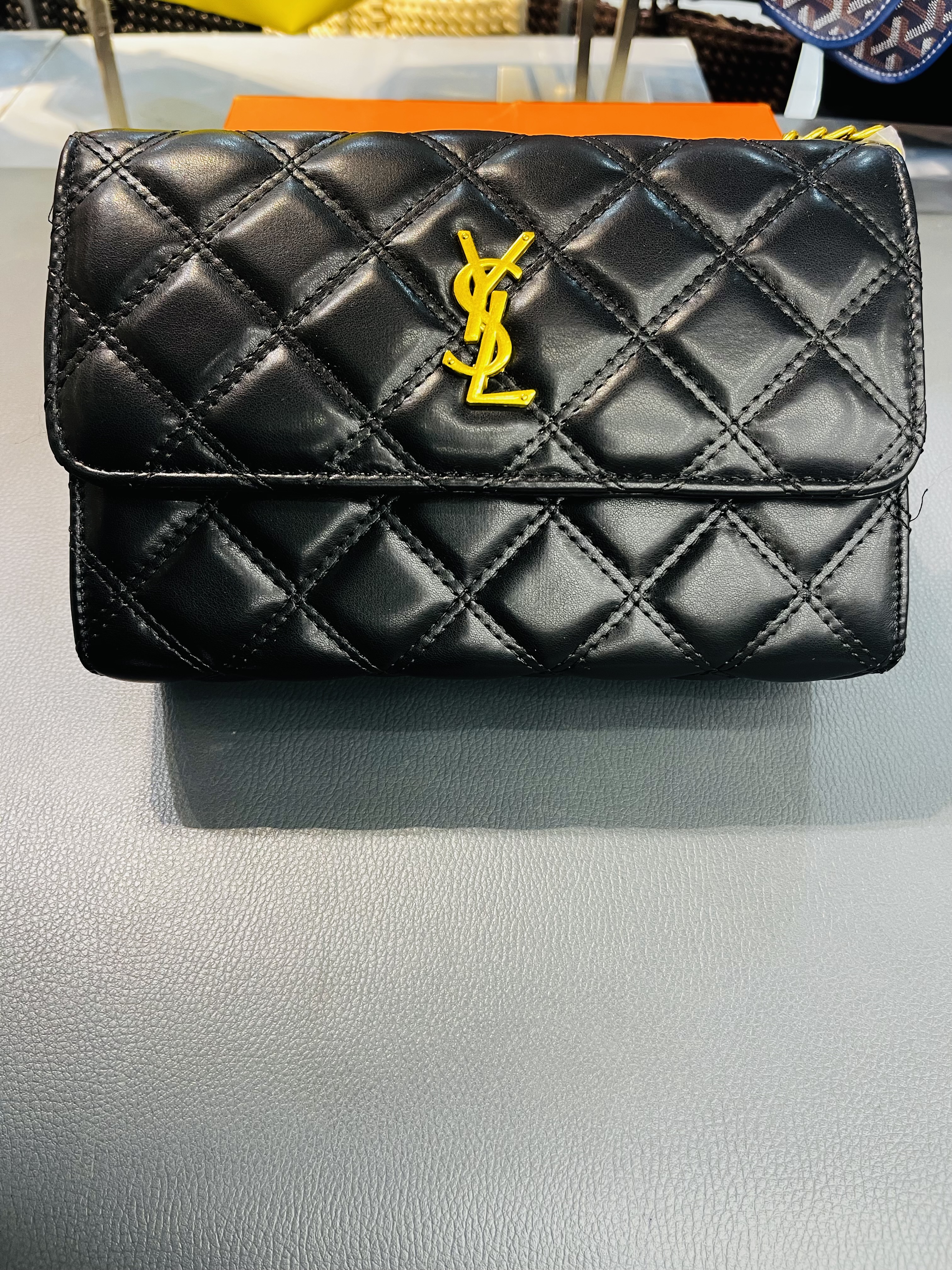 كيف دوشى YSL
