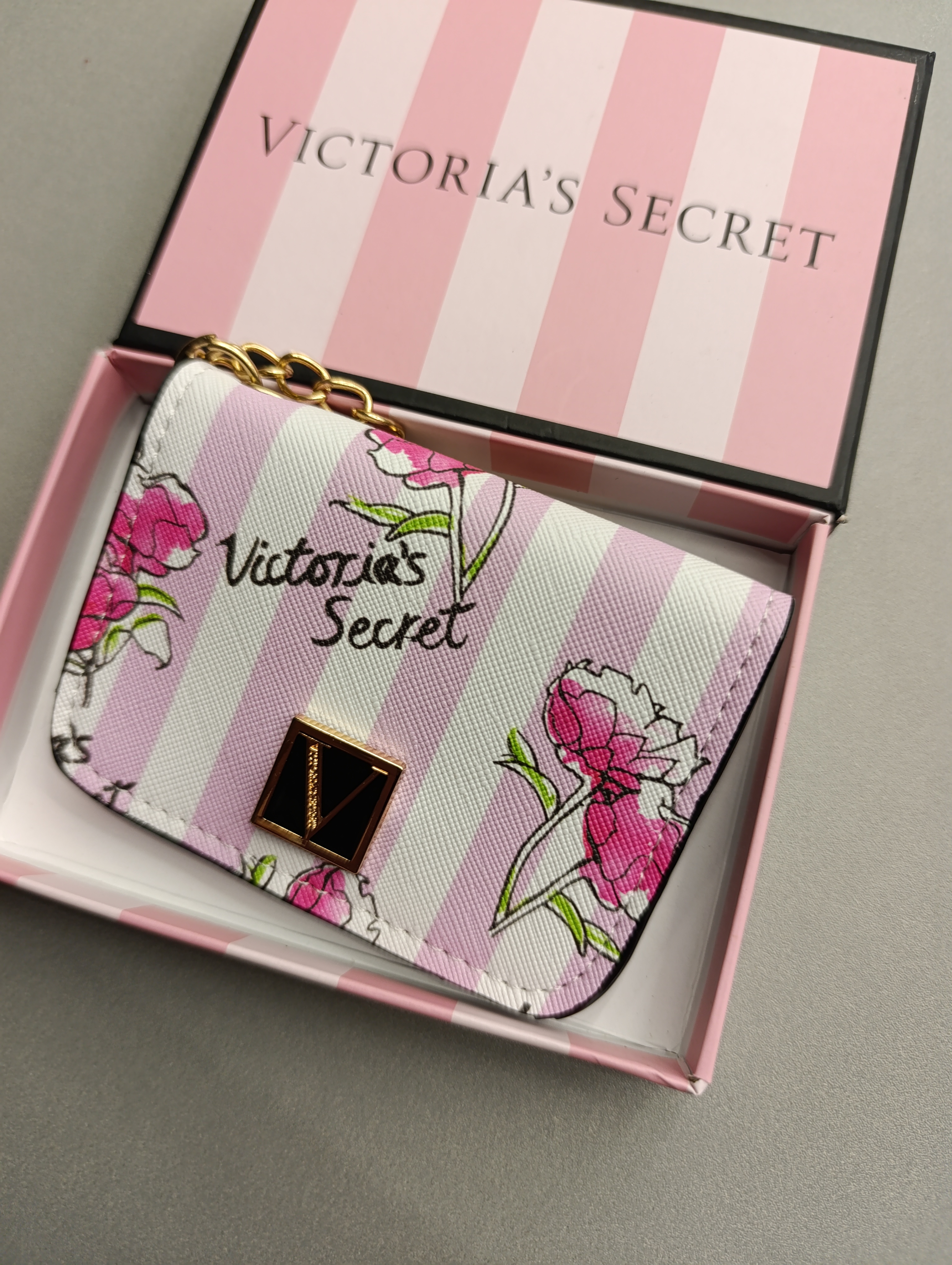 جا کارتی برند VICTORIA S SECRET