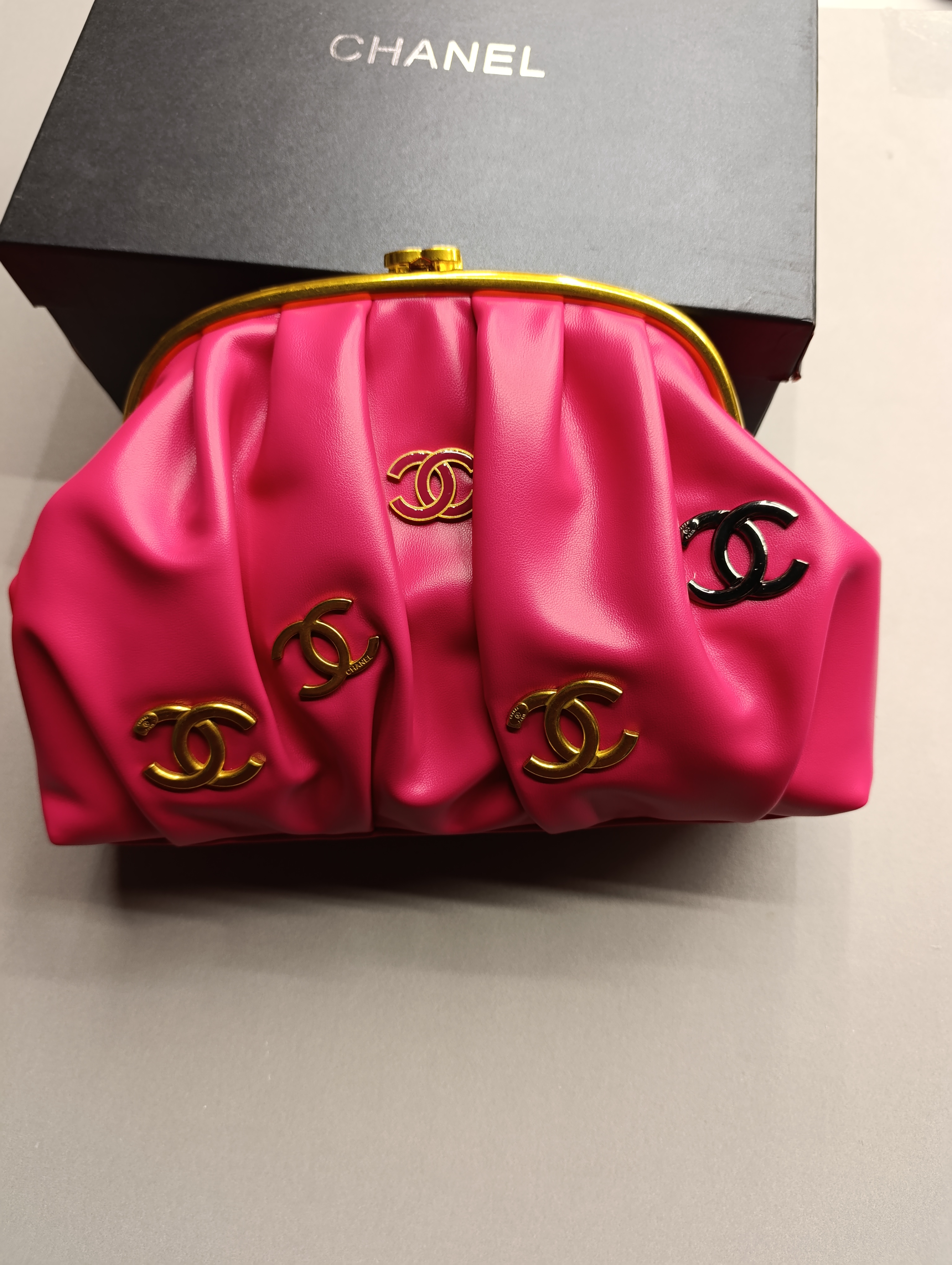 برند CHANEL